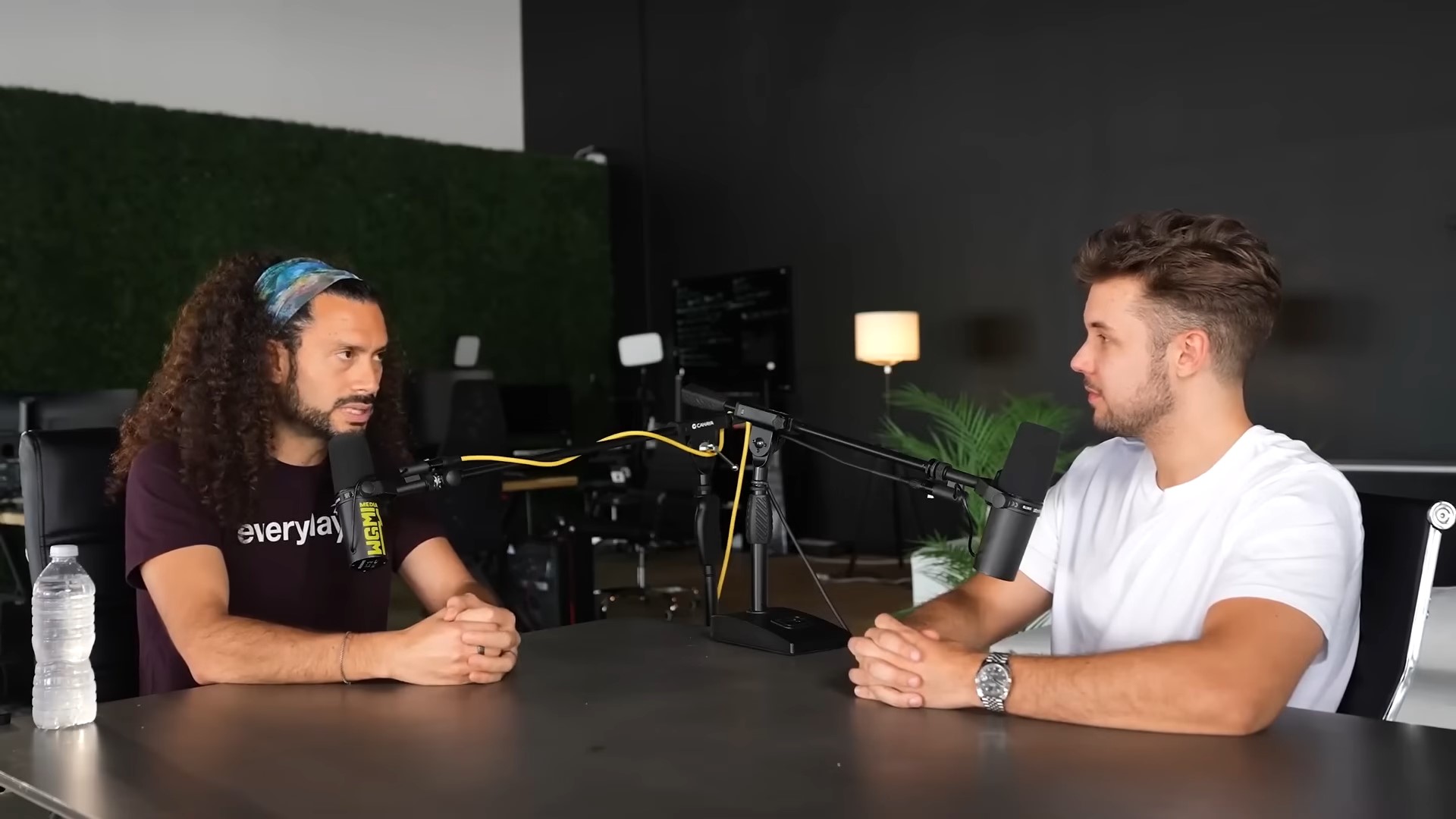Former officer reveals 98 percent of people live in an illusion controlled by the 2 percent