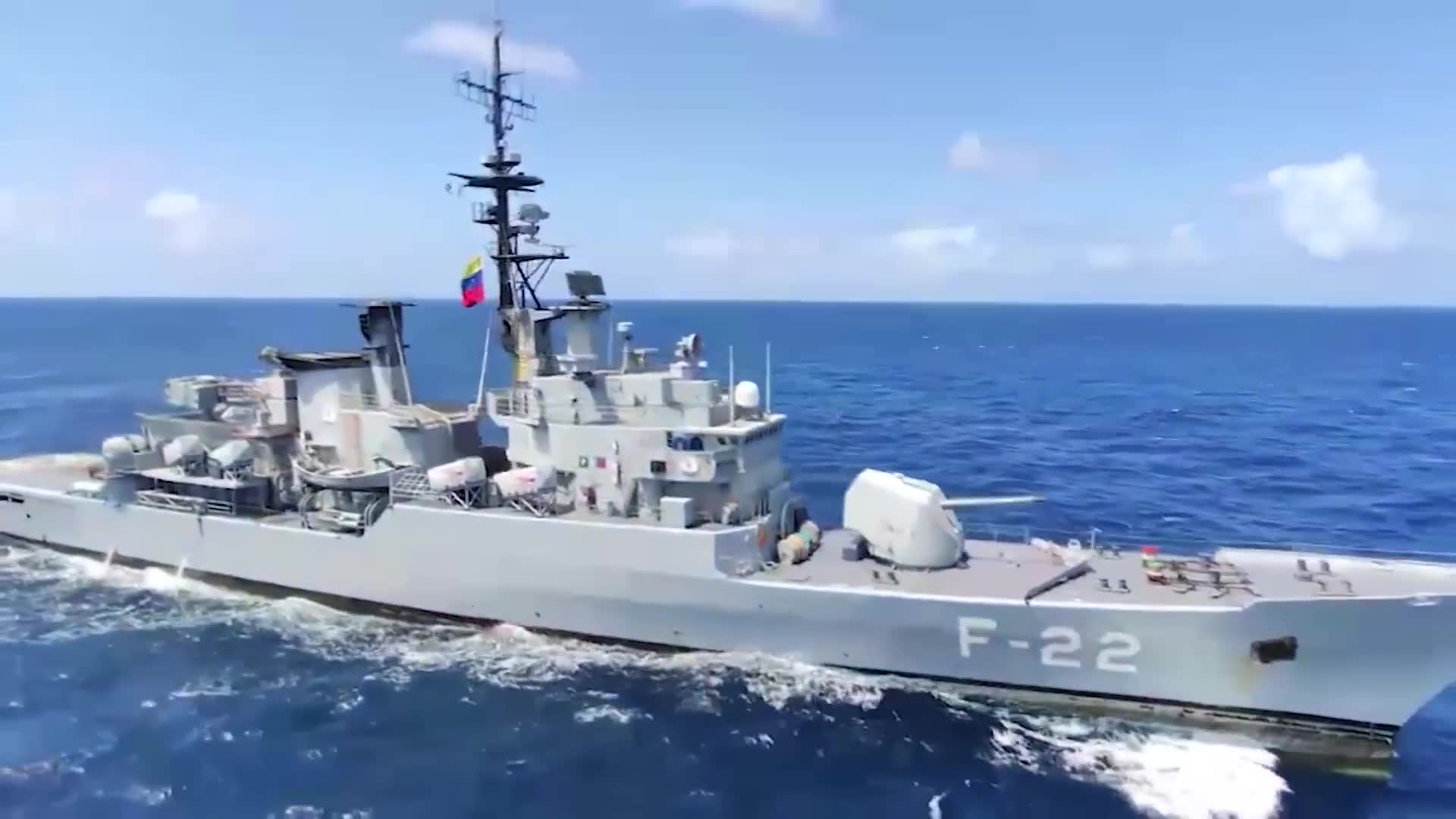 High-speed Venezuelan approach to American carrier