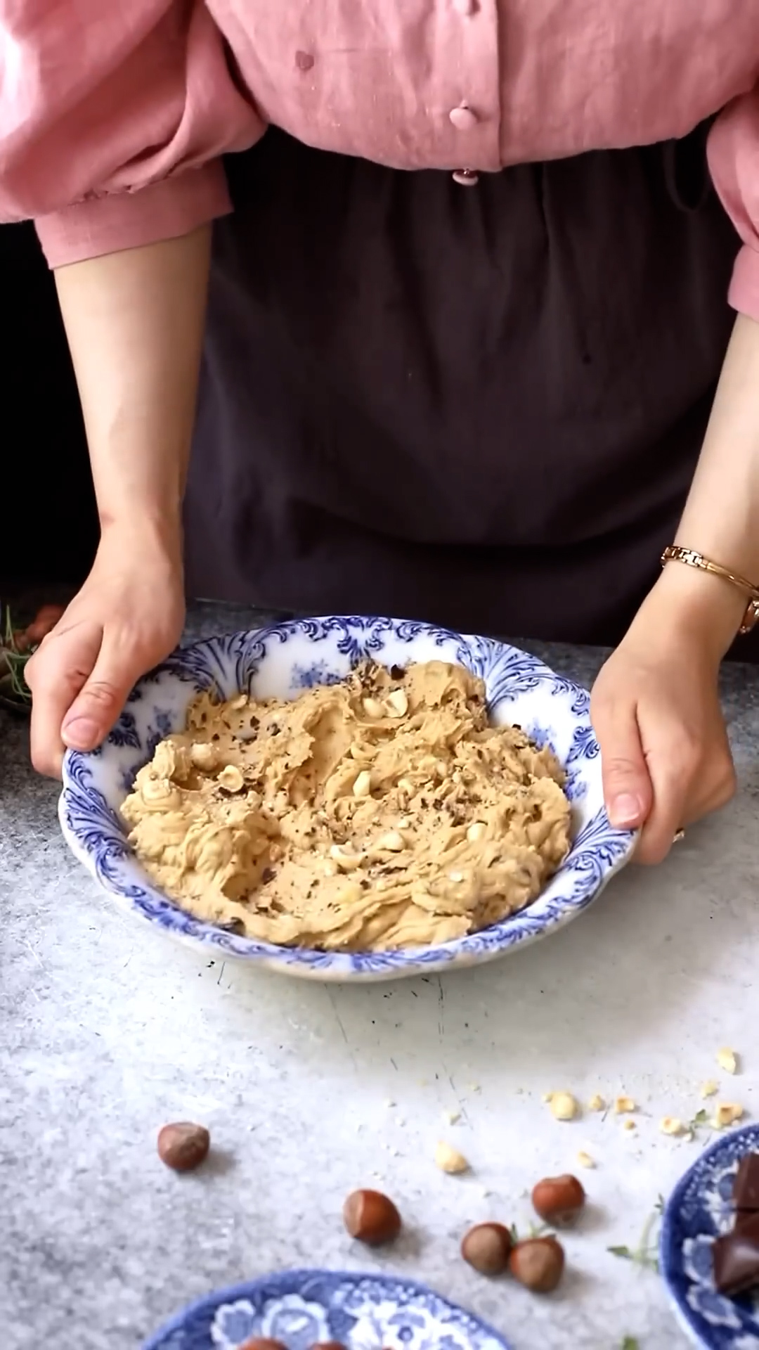 Chocolate chip cookies with caramelized butter flavor