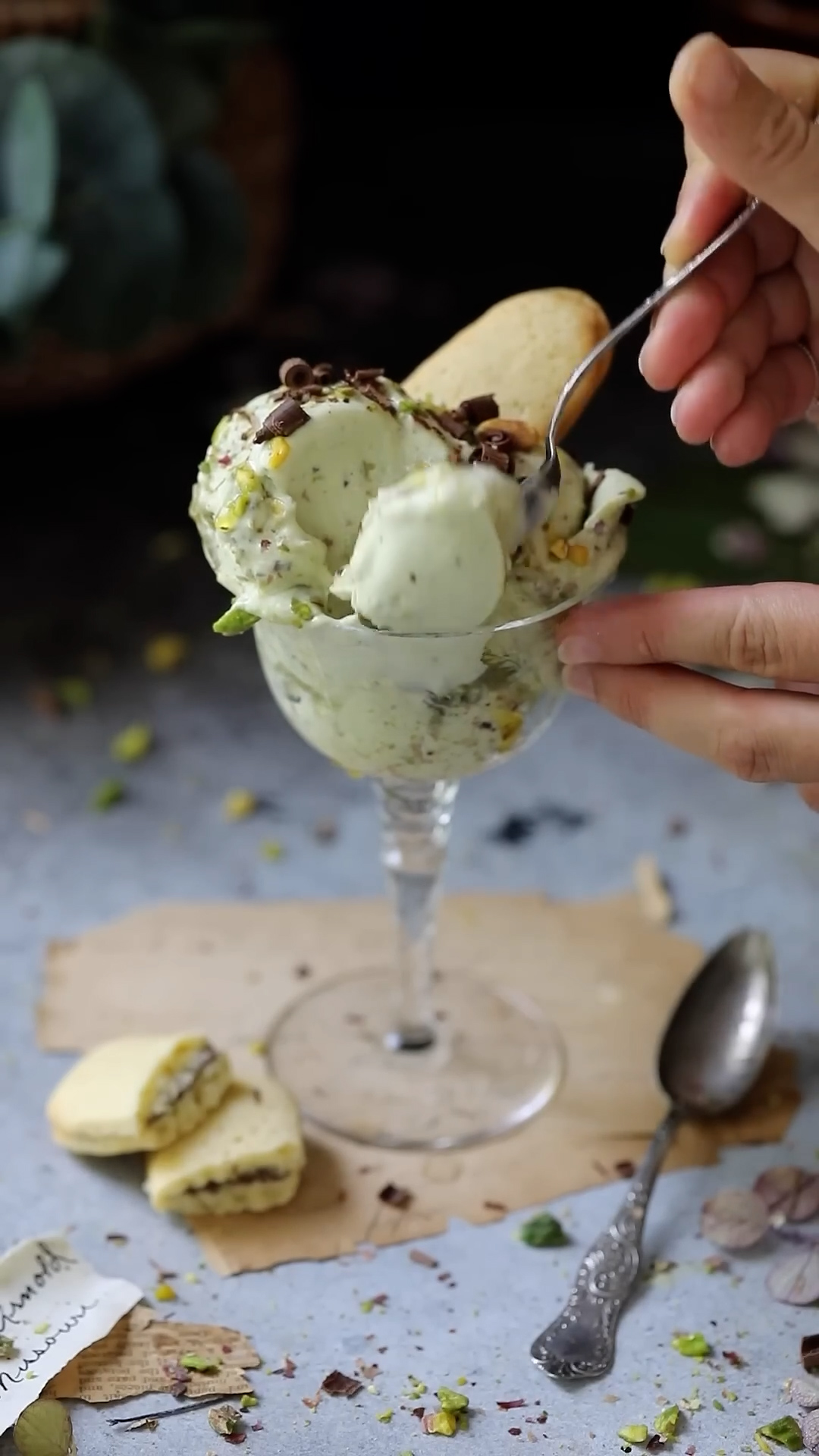 Simple frozen dessert with nutty flavor