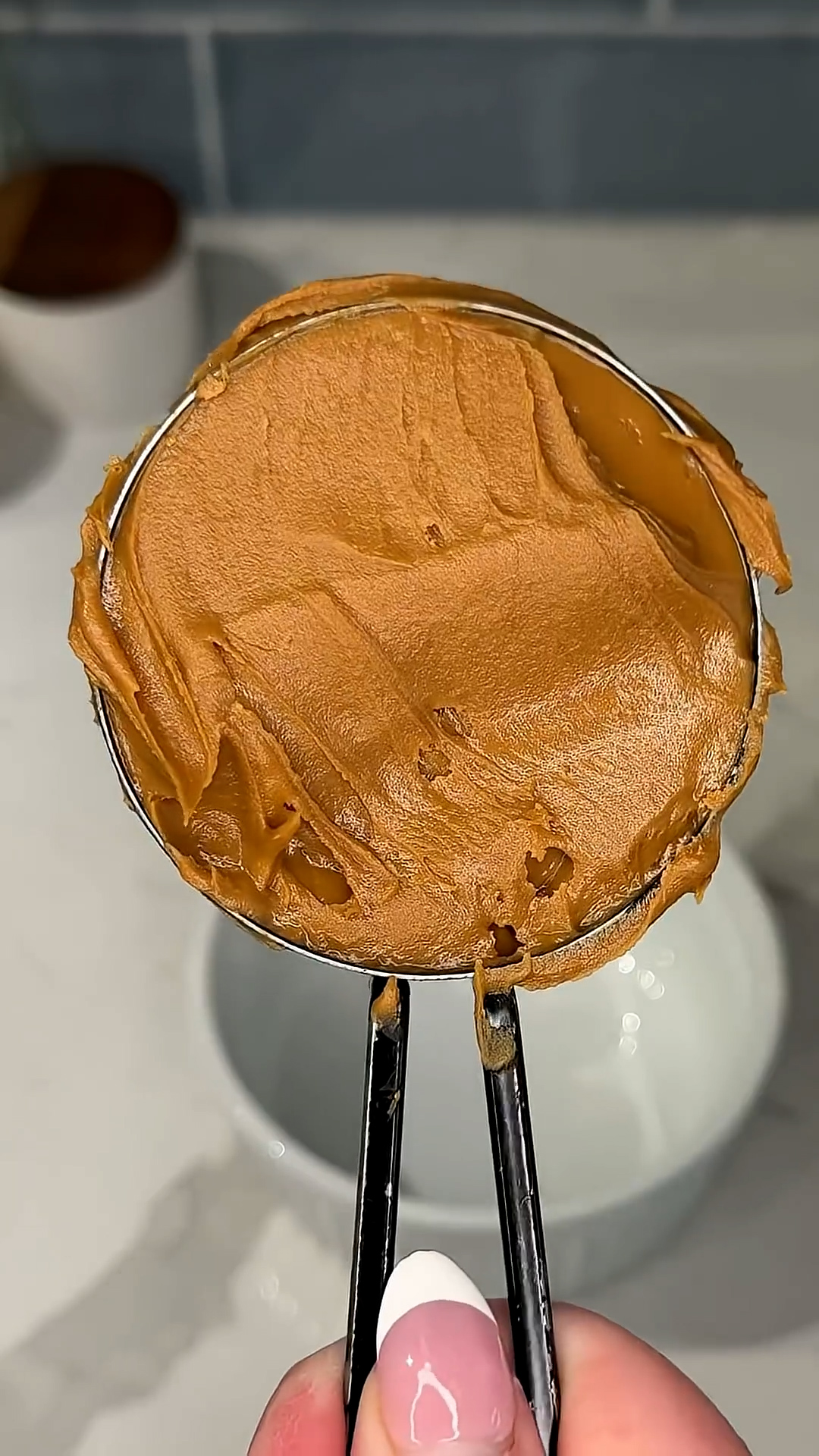 Cookie butter, eggs, and chocolate create molten center cakes