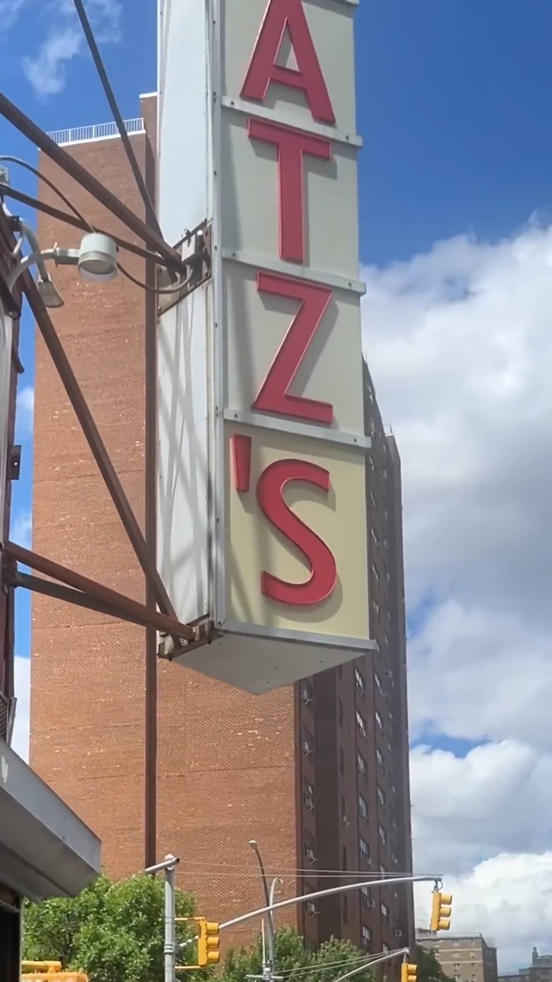Just how good is Katz Deli in NYC! #pastrami #foodreview #sandwich #tastetest #nyc #food
