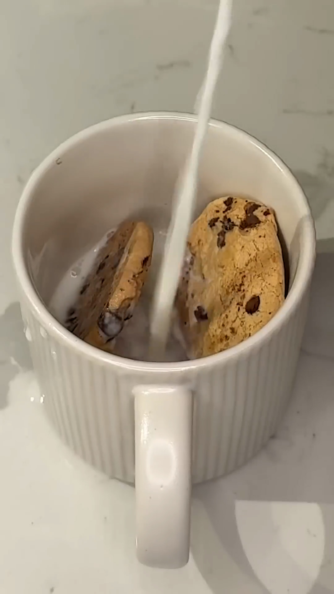 Packaged cookies transformed into single-serving microwave cake
