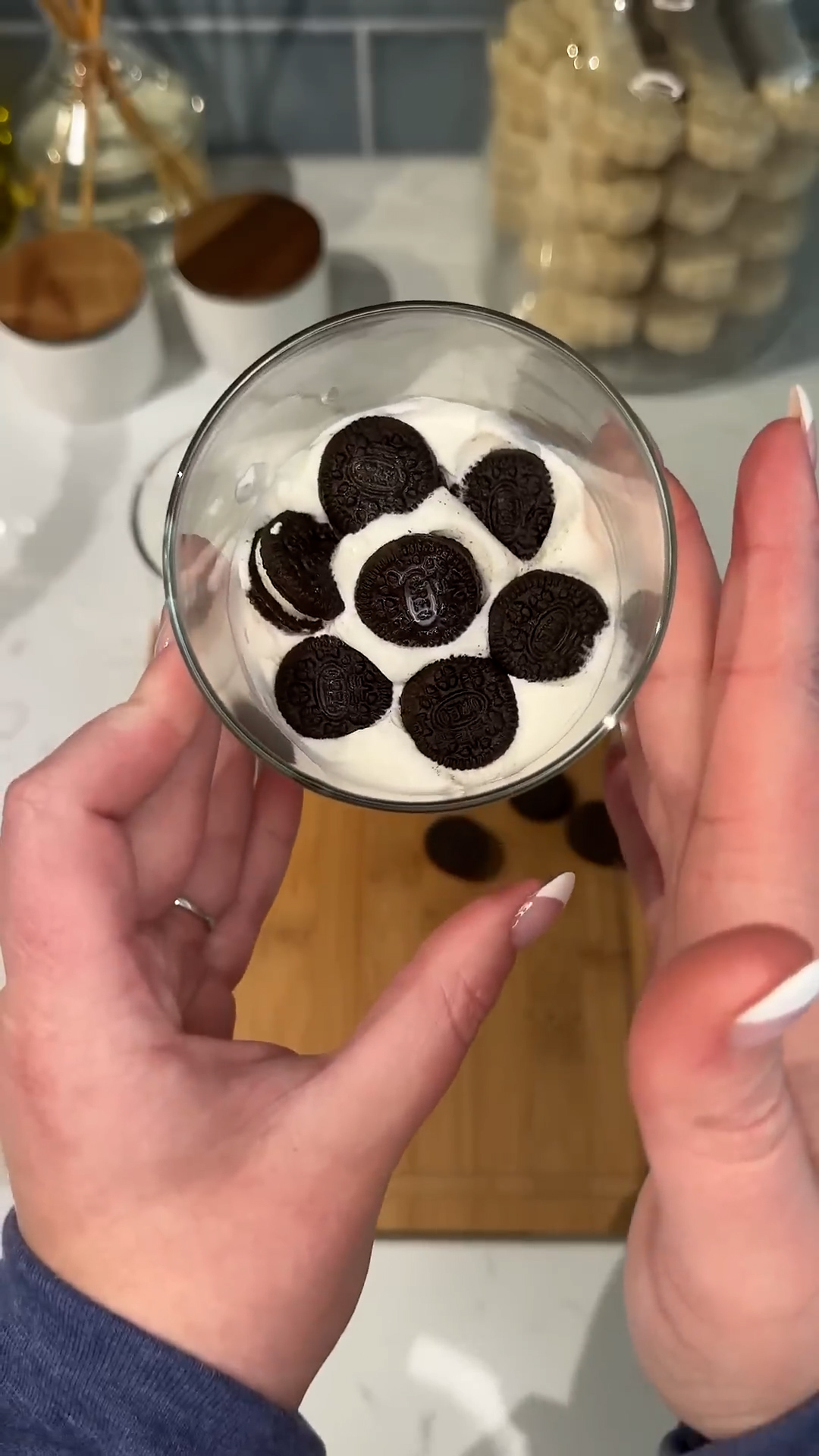 Personal portion no-bake cake uses chocolate sandwich cookies