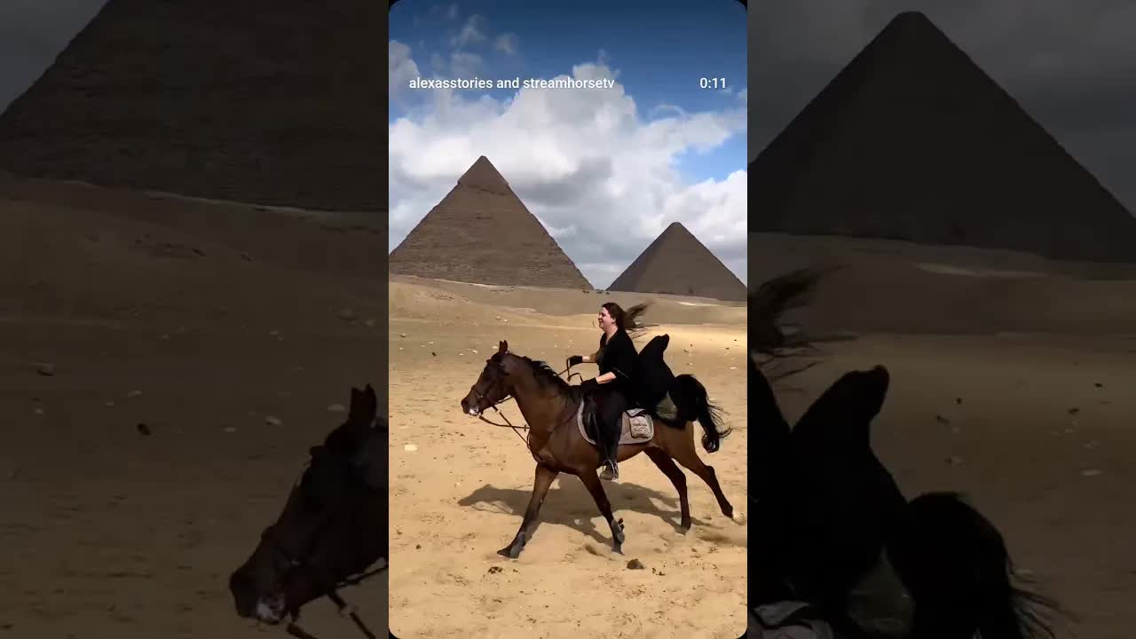 When you get the chance to see one of the world wonders but from horseback! 🐎😌✨️