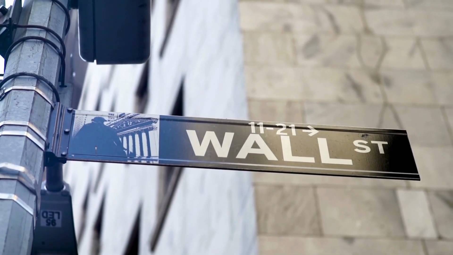 The $7 trillion empire of Charles Schwab