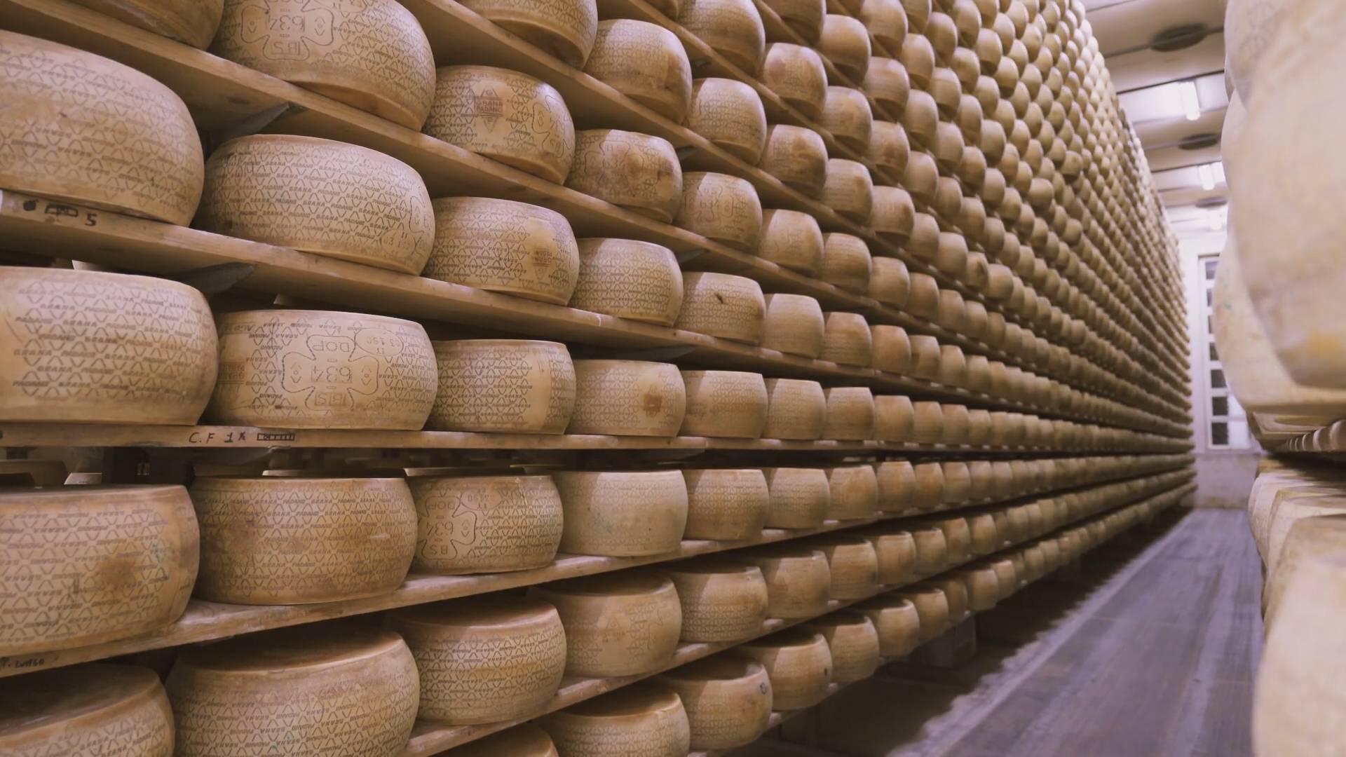 Slik lages Grana Padano | Se produksjonen av Italias mest populære ost