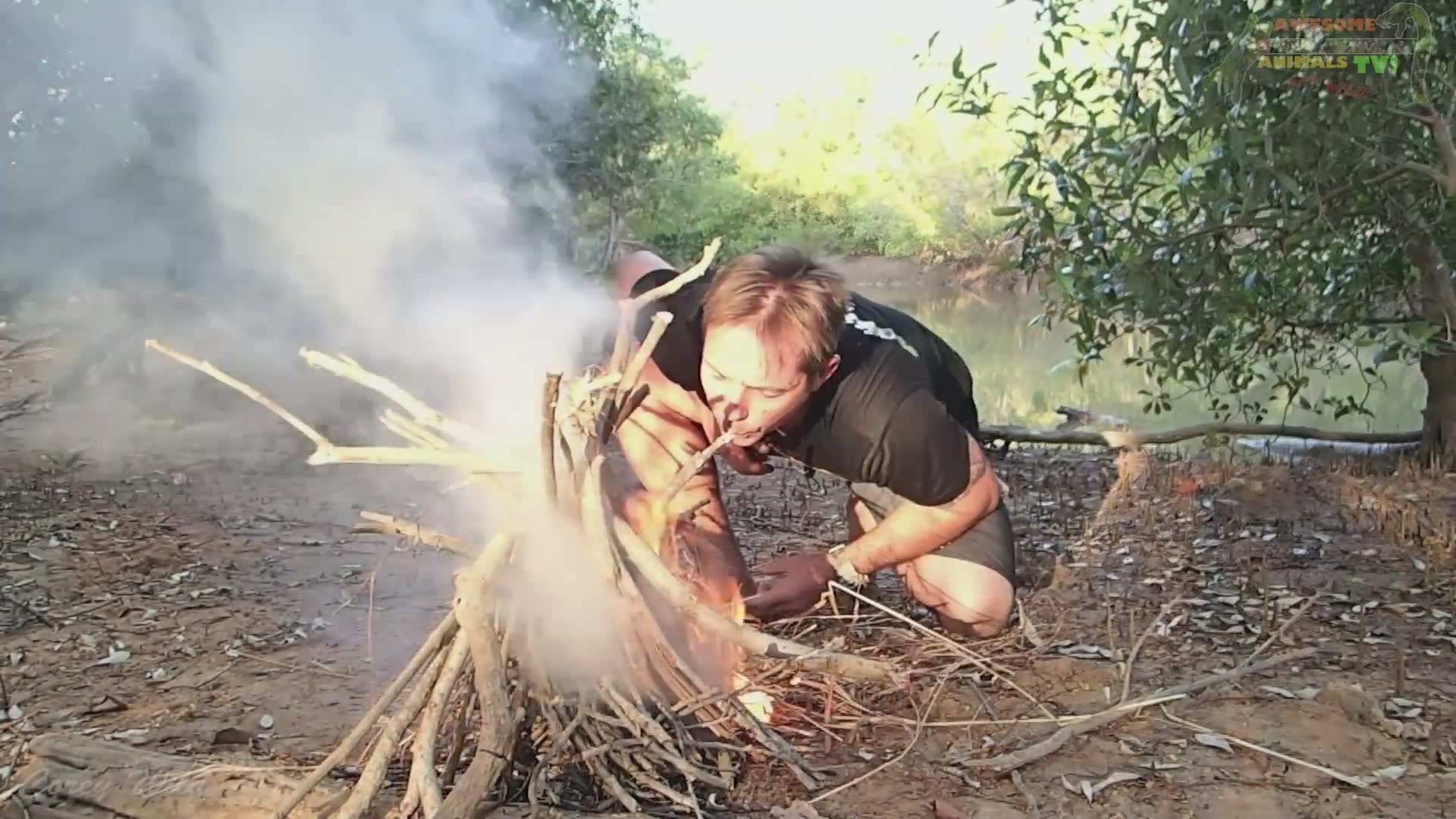 Delicious crab cooking | Mud crabs catch and cook with survival skills