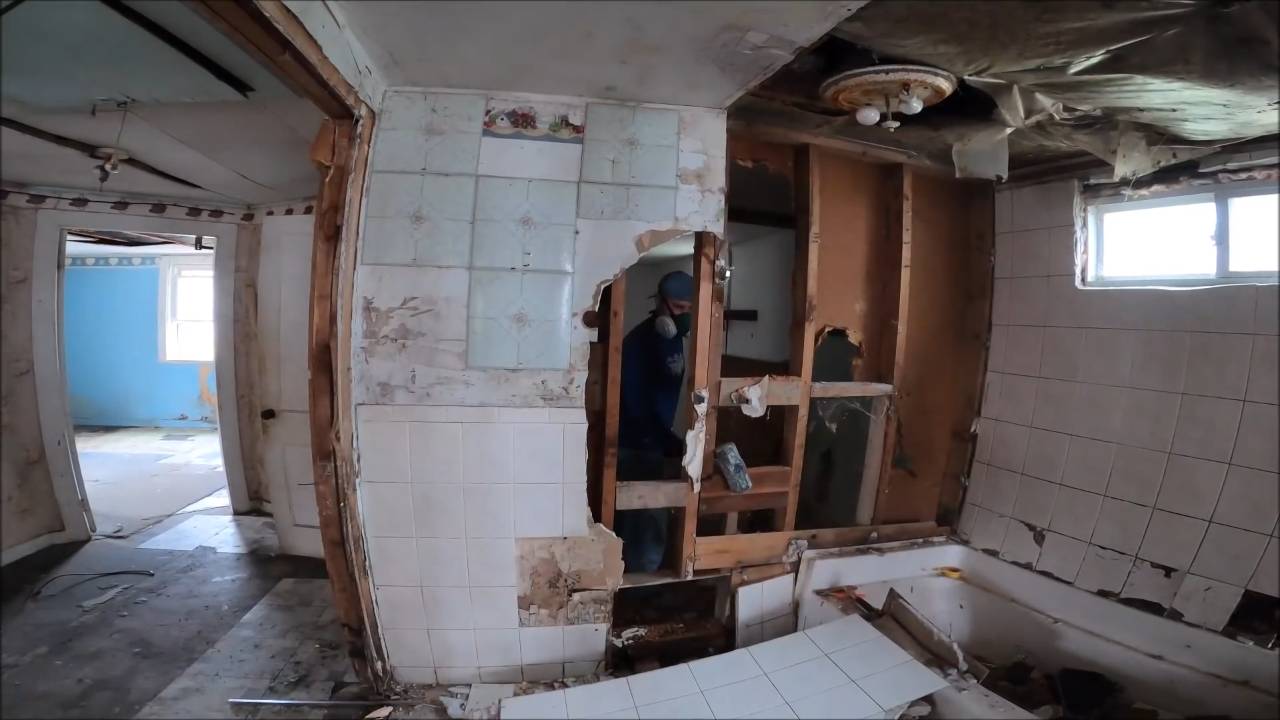 Bank auction foreclosure house gone wrong