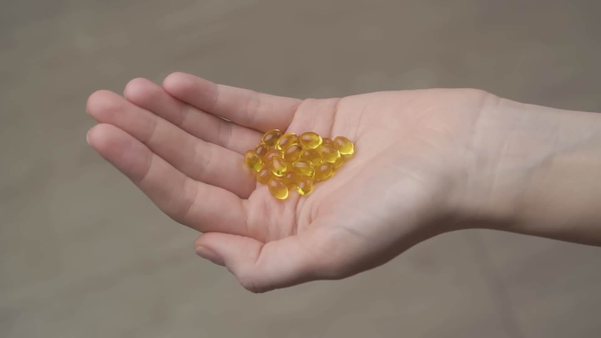 ⁠Are daily multivitamins actually helpful? | Doctors explain